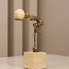 Escultura Mujer 1168